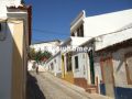 Pequena casa tradicional para reconstruir no centro de Tavira