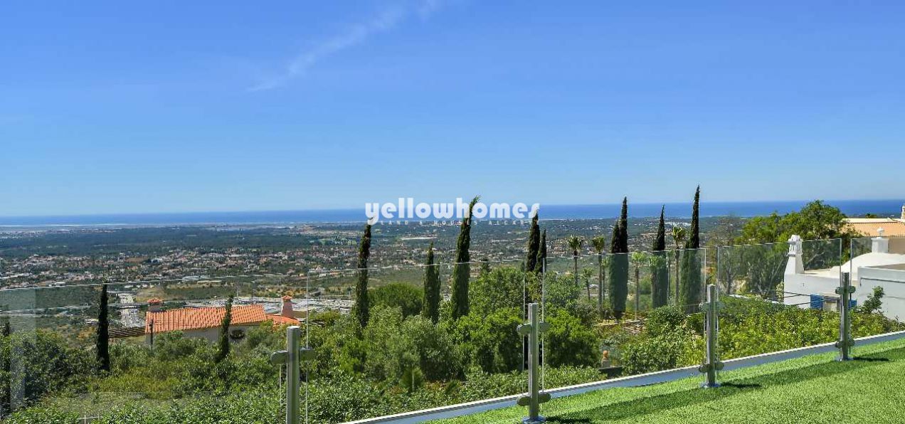 Einmalige 2-3 Schlafzimmer-Villa mit atemberaubendem Meerblick...