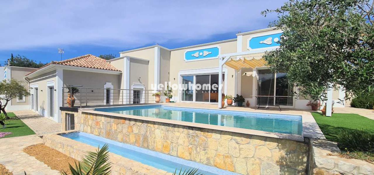 Quality 3-bed villa with infinity pool, underfloor...