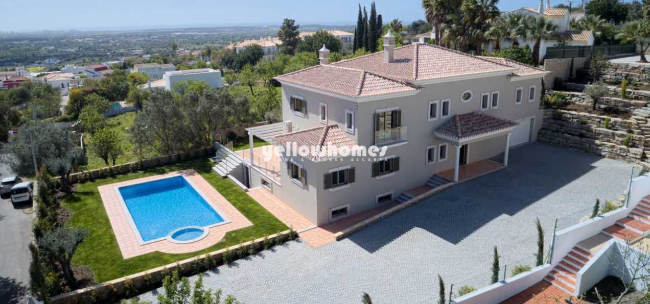 Freistehende, geräumige Immobilie zum Kauf nahe Boliqueime, Algarve