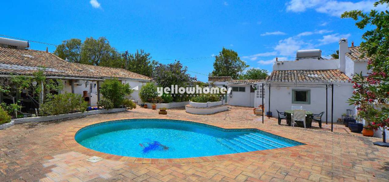 Unique opportunity:Charming Quinta with guest...