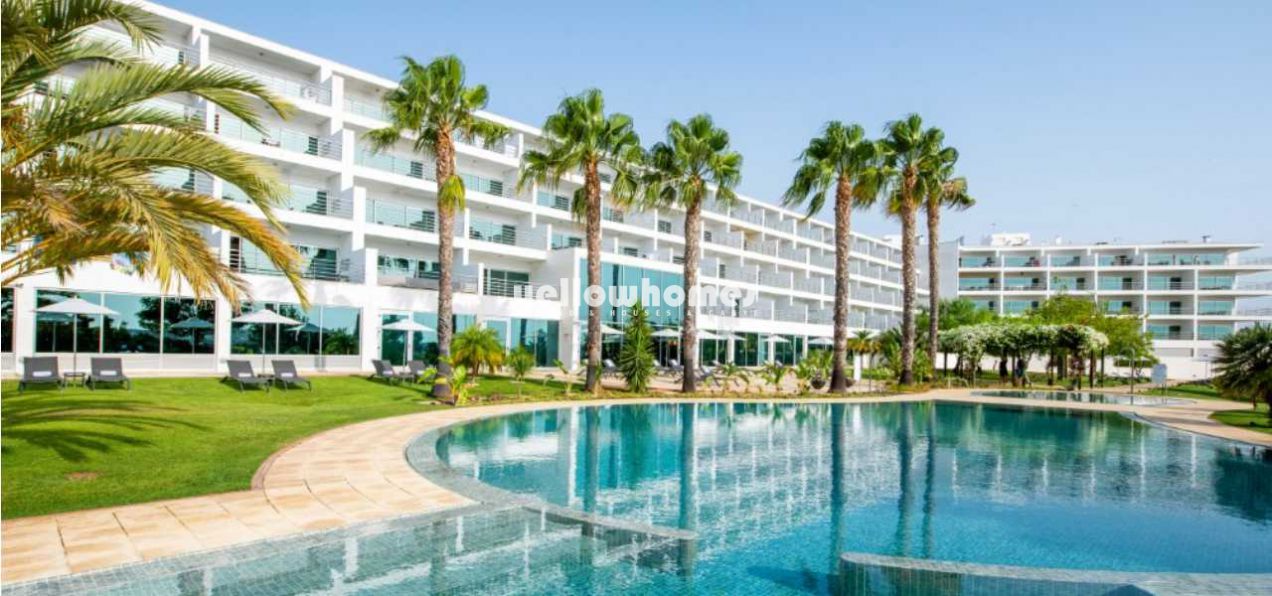 Luxuriöses 2- Schlafzimmer Apartment mit 5 % Mietgarantie in Portimao