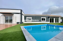 Well-kept 3 bedroom villa with guest annex on a...