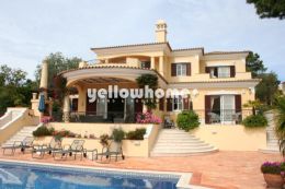 Charming property with golf title and golf views