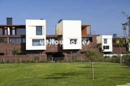 Modern 1-bed apartment near the golf course in...