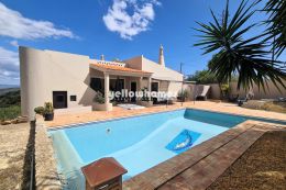 Unique villa with 3-bed and panoramic views near Boliqueime...
