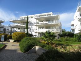 2-bed apartment with sea views in the Golden Club...