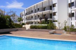 Grosszügige Duplex Wohnung mit Gemeinschaftspool...