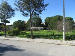 South facing building  plot in a well established...