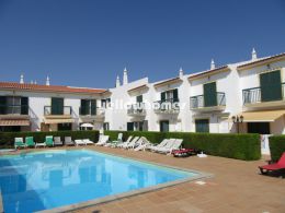 2-bed townhouse with communal swimming pool near...