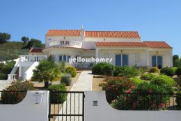 Moradia V3 numa pequena aldeia perto de Castro Marim