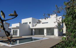 Brand new, contemporary 3-bed villa with hight...