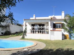 Well maintained 2-bed villa with garage near the...