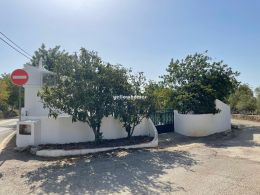 Contryside property in a picturesque Portuguese village...