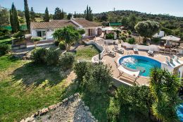 Recently renovated 3-bed villa with country views...