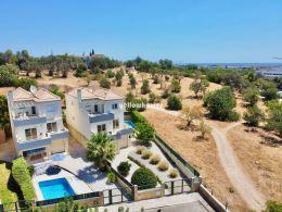 Beautifully presented 3+1-bed Villa with pool in exclusive...