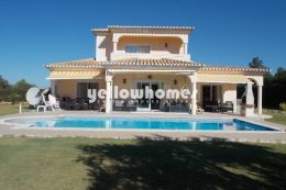 Spacious 3 bed Villa overlooking the golf course...