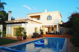 Moradia V3 com vista fantásticas para as montanhas...