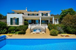 Charming villa on large grounds with outstanding coastal...