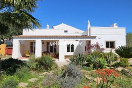 Excellent price: Beautifully kept 4 bedroom villa near...