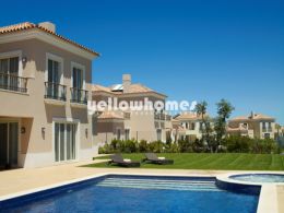 Exclusive detached four bedroom Villas in unique...