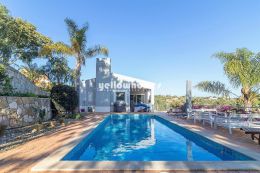 Fully furnished 3-bed Villa with heating, pool and...