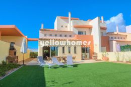 Moradia V4 com piscina perto de Vale do Lobo