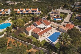 Elegante moradia V3 no Carvoeiro