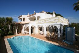 3-bedroom villa close to Falésia beach