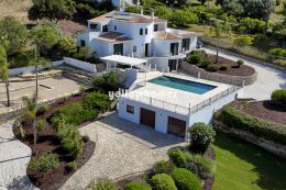 Komplett renovierte 5 SZ Villa mit Meerblick bei Santa Bárbara de Nexe