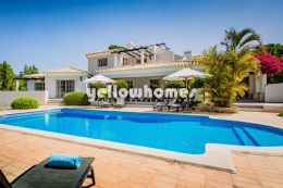 Immaculately maintained 7-bedroom villa in Quinta...