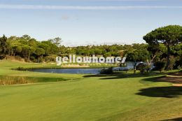 Building plot overlooking the golf course in Quinta...