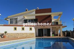 Modern 4-bed villa with amazing views near Sao Bras