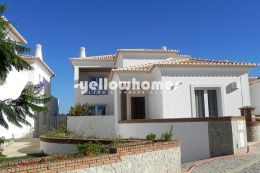 Moderna moradia V5 num condomínio privado em Vilamoura