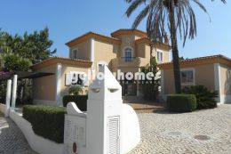 Esplêndida moradia V3 na melhor localização frente...