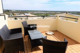 Cosy semi-detached villa with small garden in Faro...