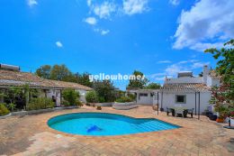 Unique opportunity:Charming Quinta with guest...