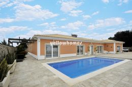 TOP Quality 5 Bed Villa with Pool, 5 Minutes from...