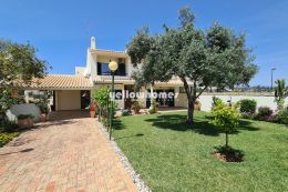 Well-maintained semi-detached villa with small...