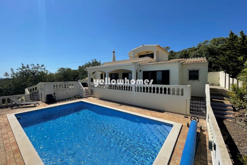 Cosy 3-bed Villa with panoramic sea views and pool on a hill north of Faro