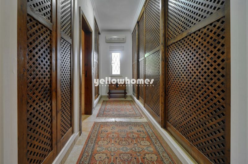 Moradia térrea V3 espaçosa situada num amplo terreno privado perto de Loulé