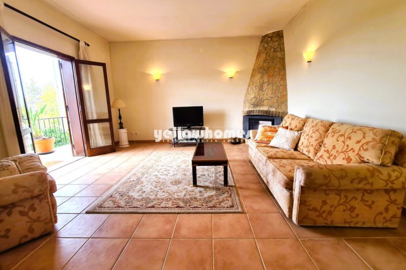 Cosy 4-Bed Villa with Pool, Guest Studio and Garage near Paderne
