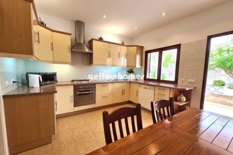 Cosy 4-Bed Villa with Pool, Guest Studio and Garage near Paderne