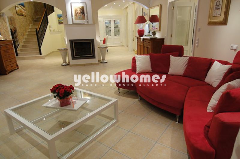 Superb luxury villa with stunning sea views near Vilamoura