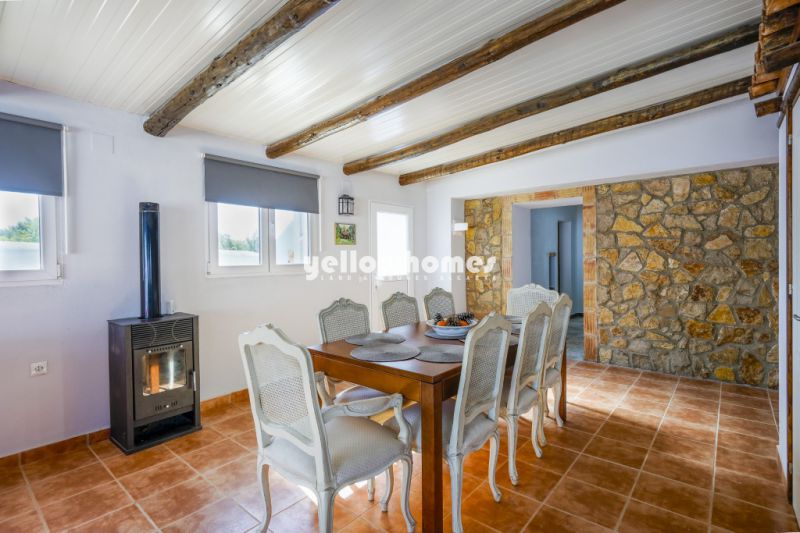 Fully renovated, 4 bed farmhouse in countryside location near Messines