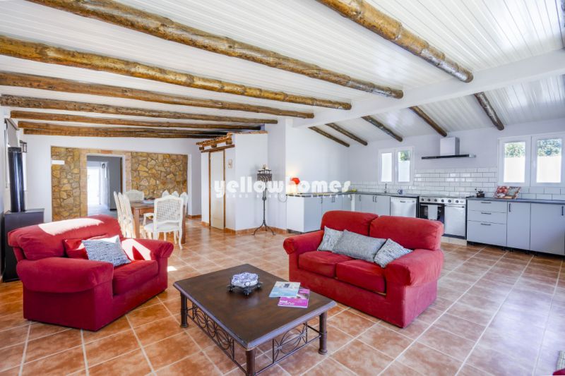 Fully renovated, 4 bed farmhouse in countryside location near Messines
