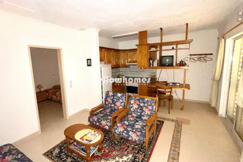 Spacious 4 bedroom villa with pool and lots of potential near Loule