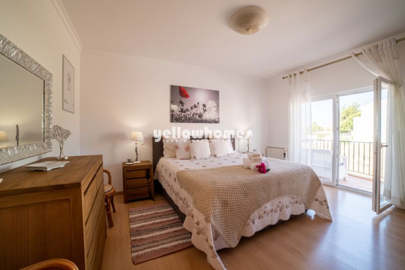 3-Bed Villa with Sea View, Just 500 Metres from Alvors Beautiful Beaches