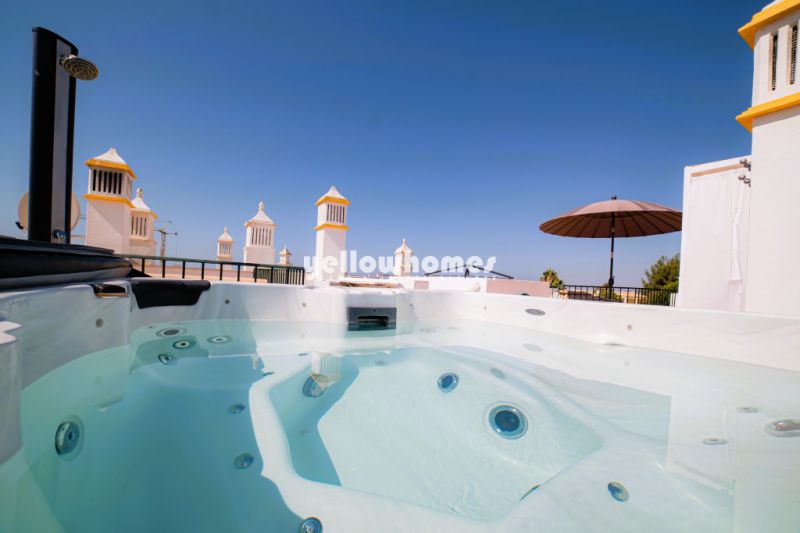 3-Bed Villa with Sea View, Just 500 Metres from Alvors Beautiful Beaches
