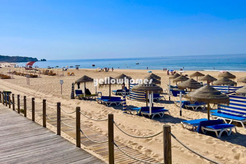 3-Bed Villa with Sea View, Just 500 Metres from Alvors Beautiful Beaches